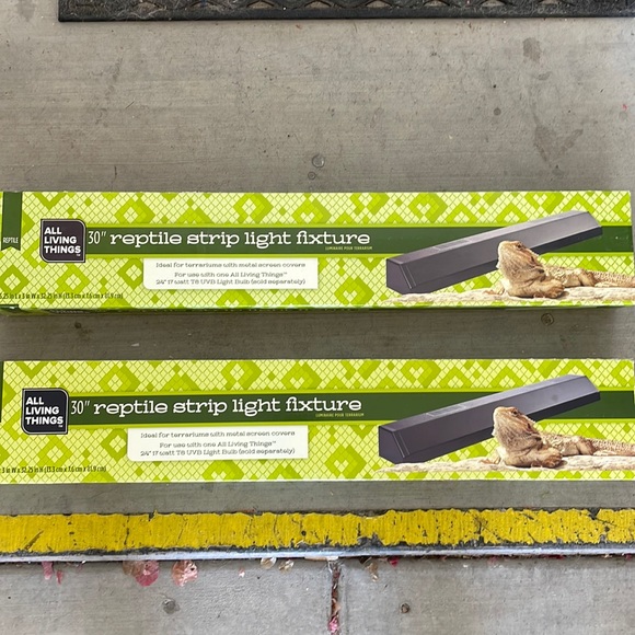 reptile strip light fixture